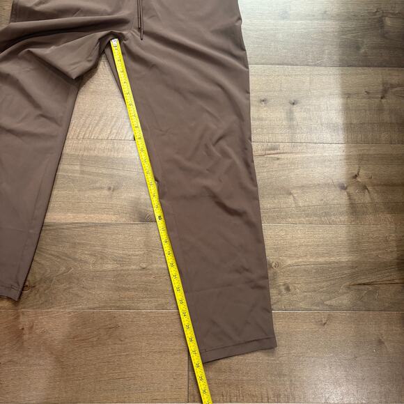 Gap Women's GapFit High Rise Runaround Pants size Small in Peppercorn Brown - Picture 4 of 7